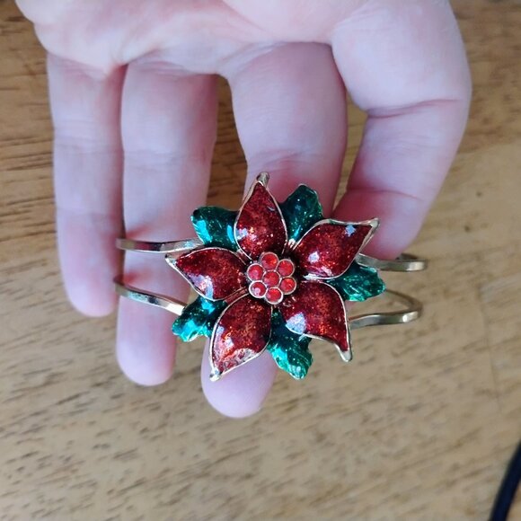 Openable Poinsetta bangle bracelet - Picture 1 of 4